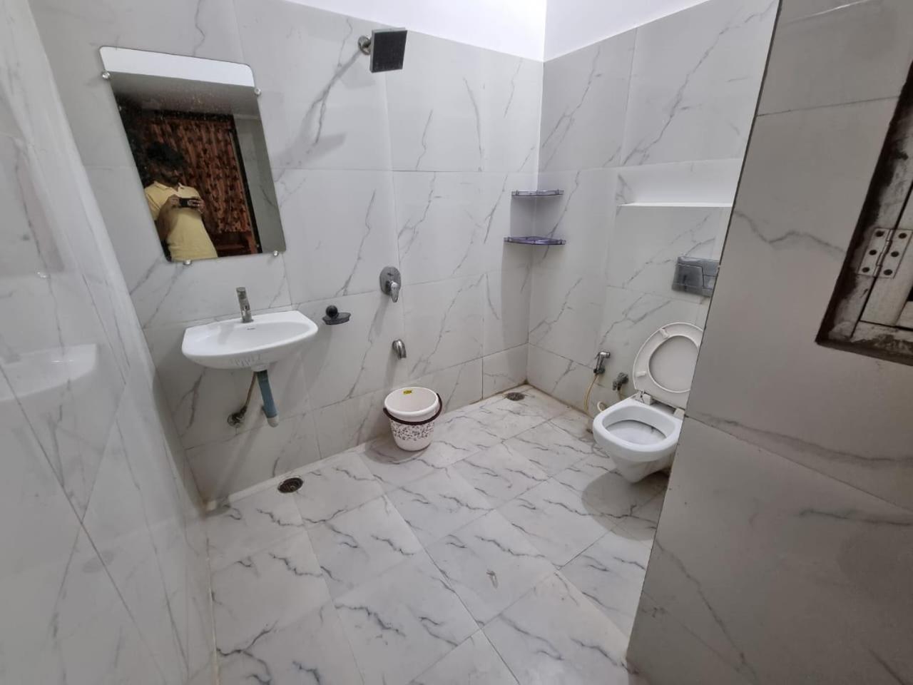 Leela Homestay Jabalpur - Lily - 2 Bhk Luxury Appartment 외부 사진