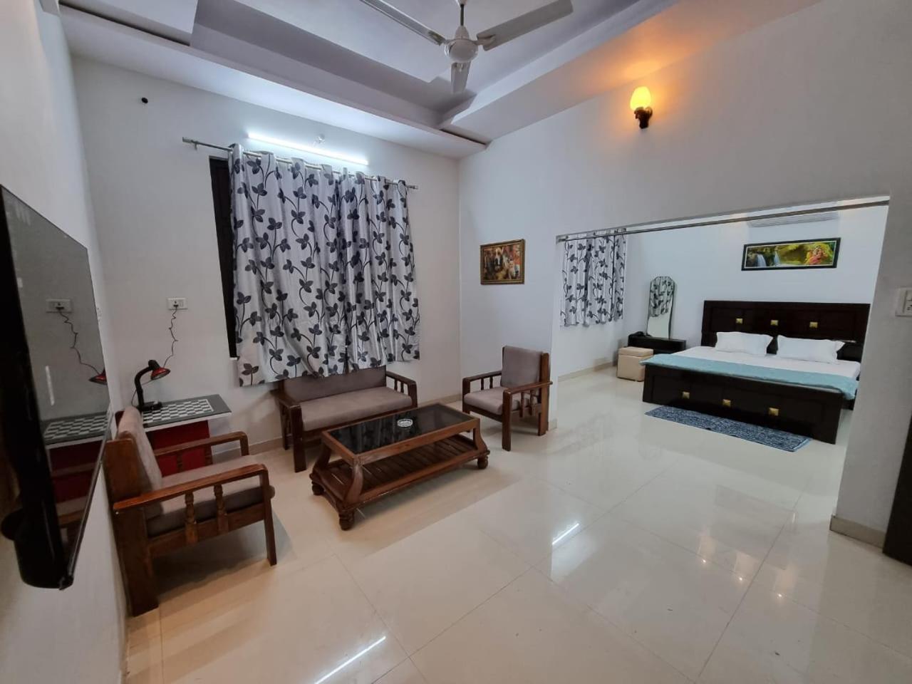 Leela Homestay Jabalpur - Lily - 2 Bhk Luxury Appartment 외부 사진
