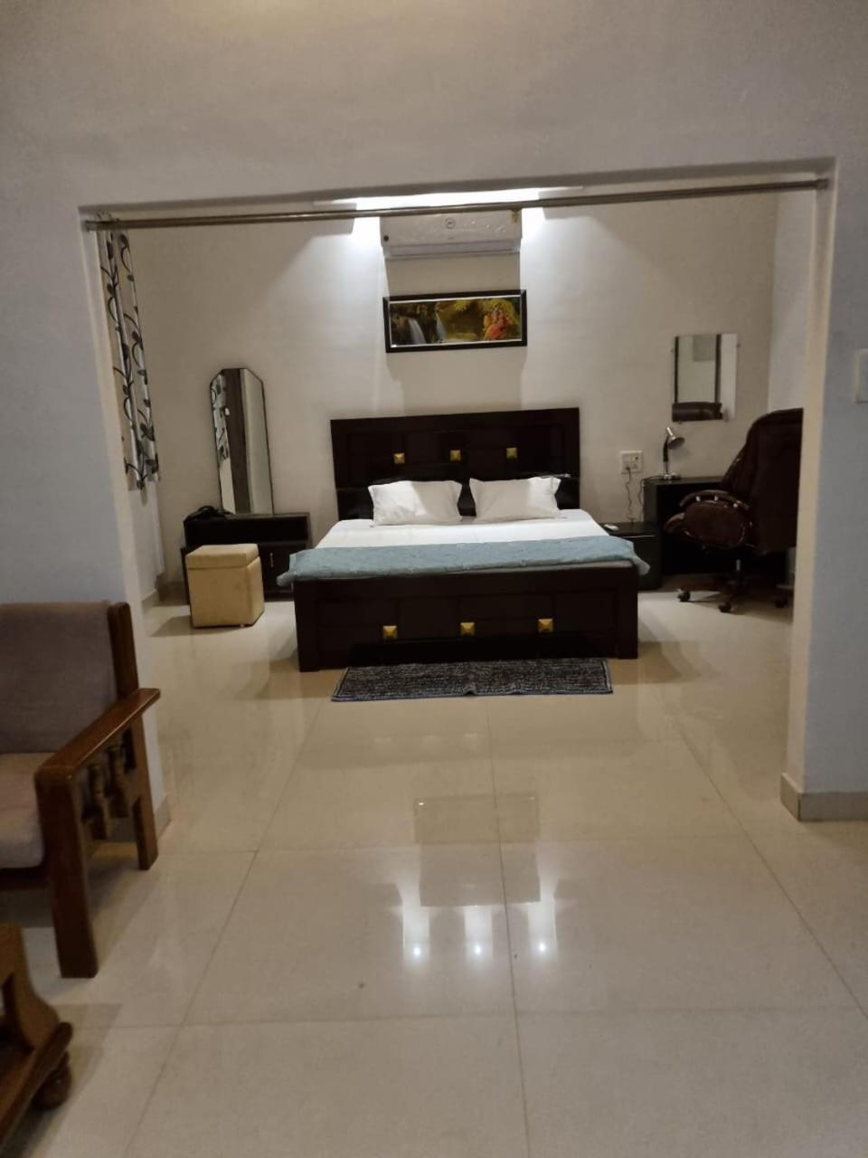 Leela Homestay Jabalpur - Lily - 2 Bhk Luxury Appartment 외부 사진