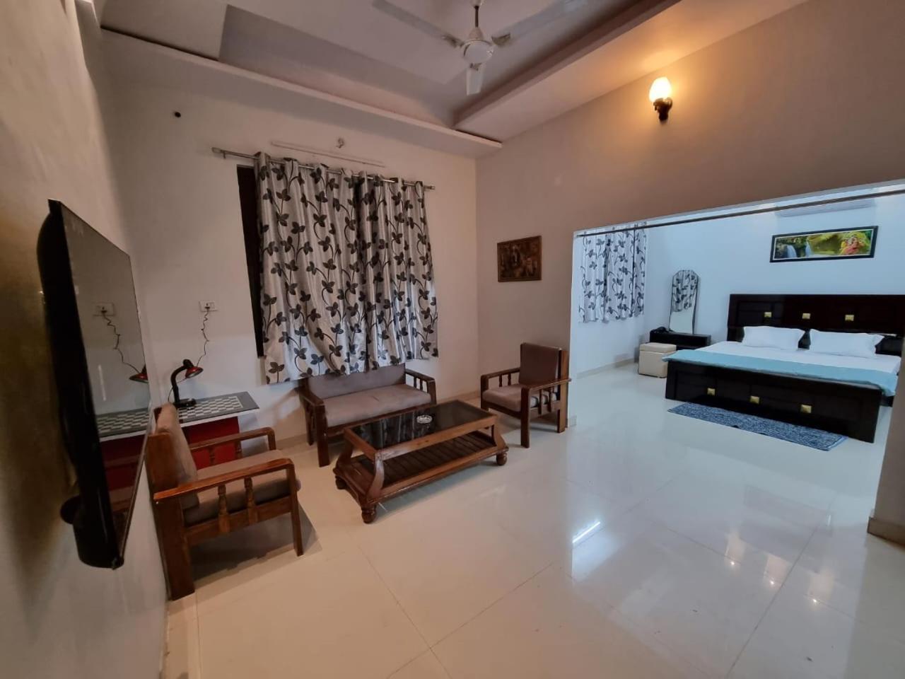Leela Homestay Jabalpur - Lily - 2 Bhk Luxury Appartment 외부 사진