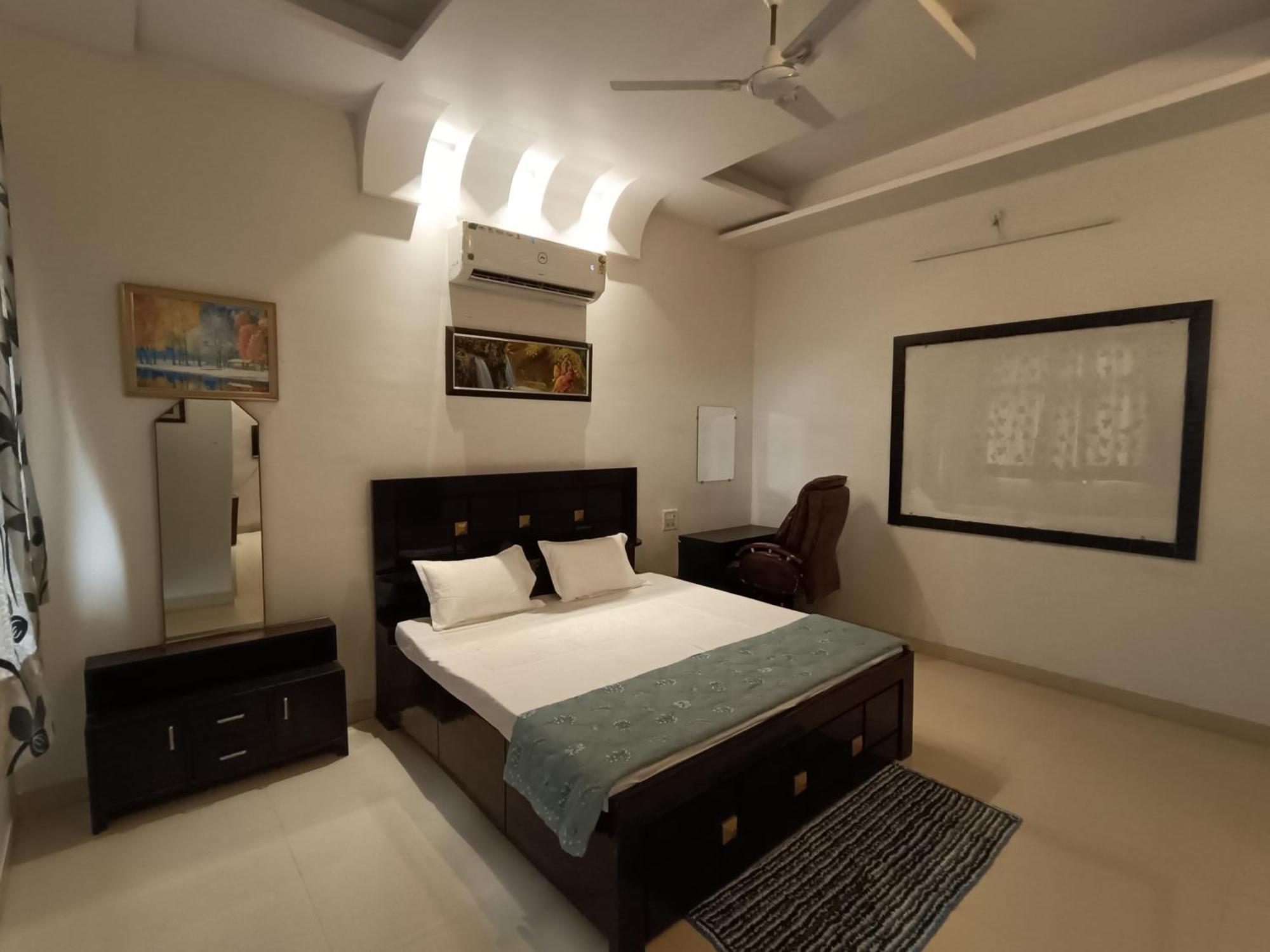 Leela Homestay Jabalpur - Lily - 2 Bhk Luxury Appartment 외부 사진