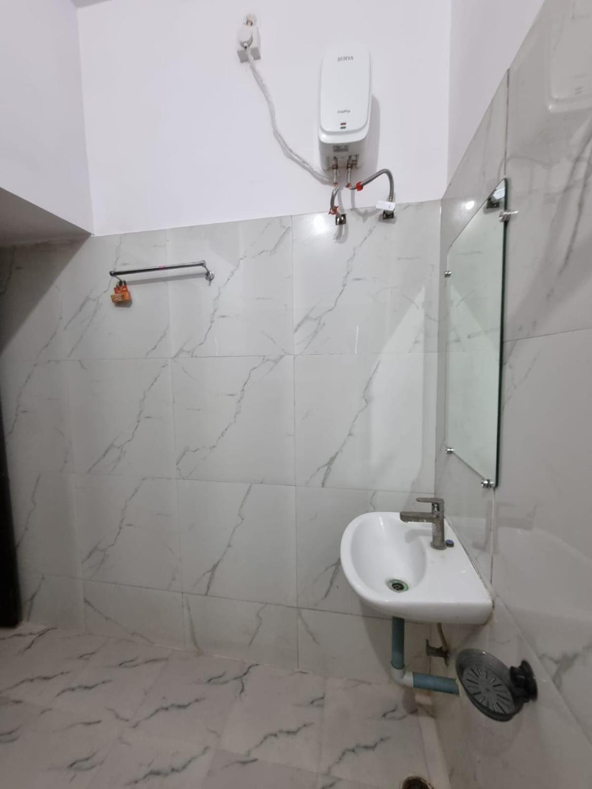 Leela Homestay Jabalpur - Lily - 2 Bhk Luxury Appartment 외부 사진