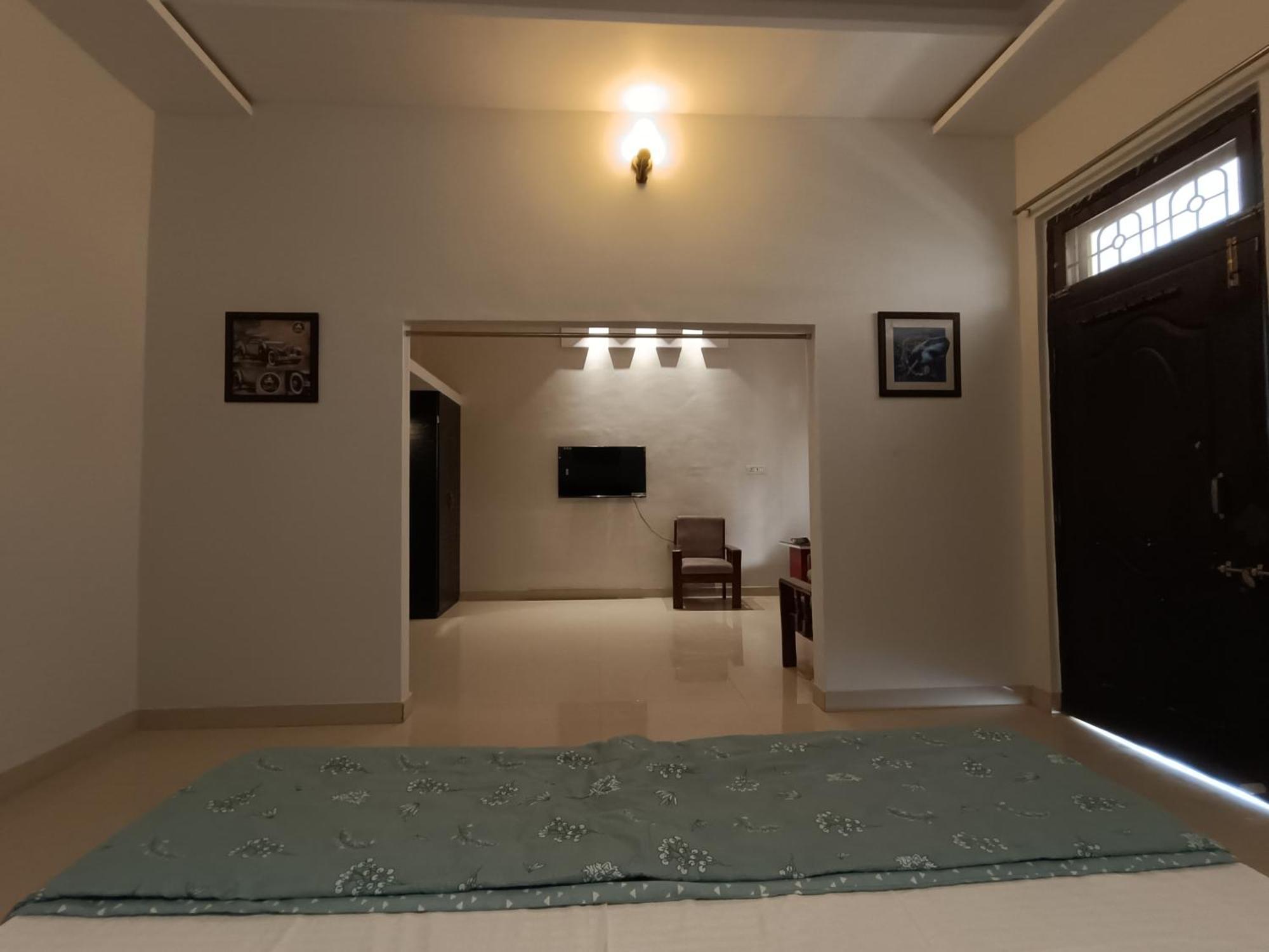 Leela Homestay Jabalpur - Lily - 2 Bhk Luxury Appartment 외부 사진