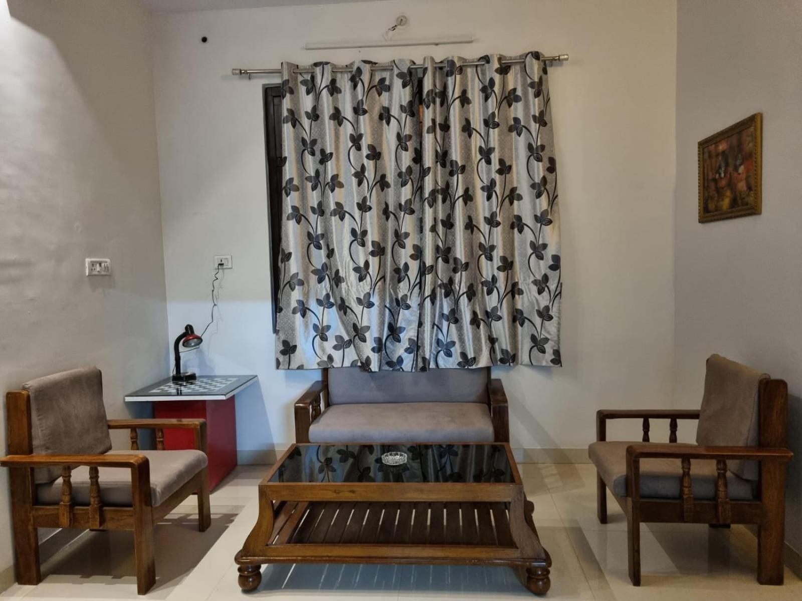 Leela Homestay Jabalpur - Lily - 2 Bhk Luxury Appartment 외부 사진